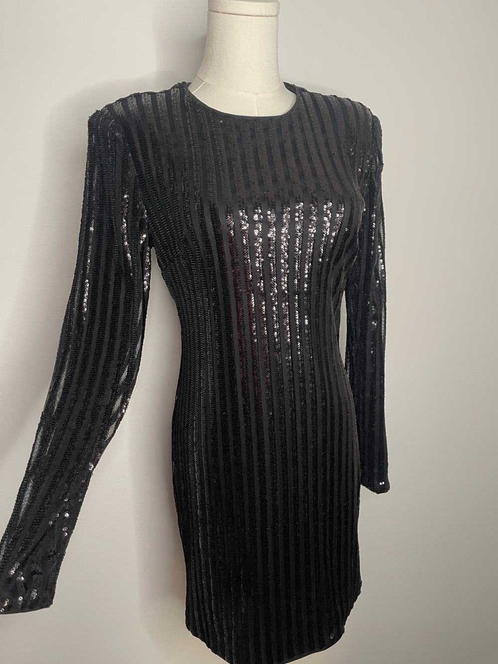 Forever 21 Black Sequin Long Sleeves Mini Bodycon Party Dress Size Medium